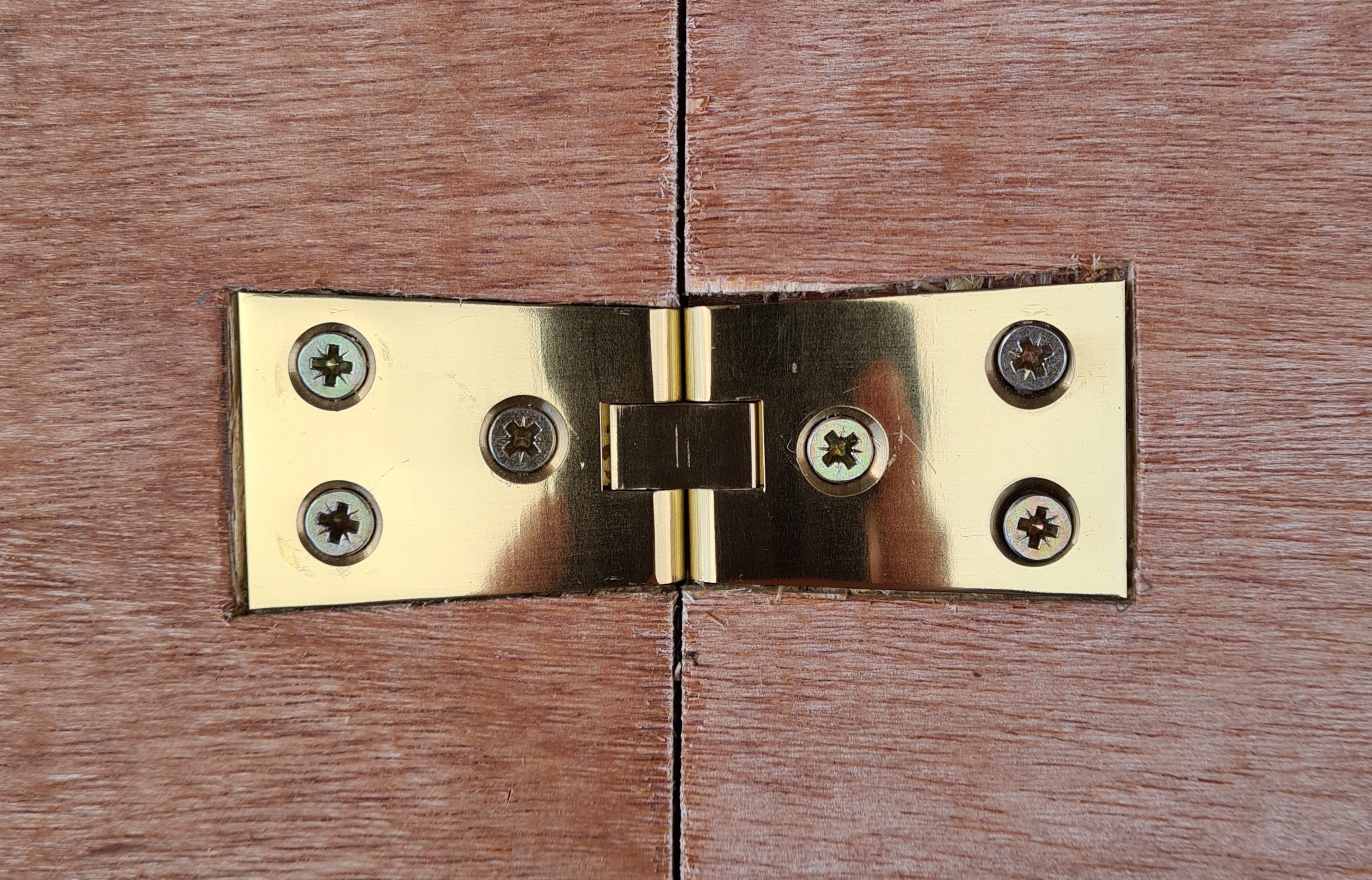 Installing the hinges